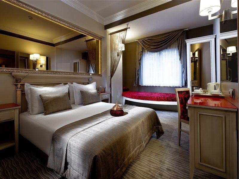 Yasmak Sultan Istanbul