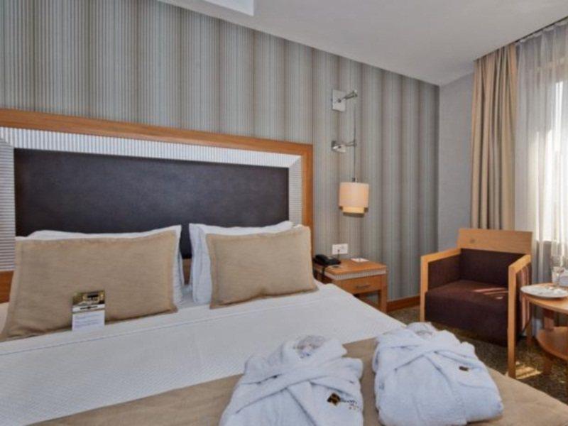 Hotel Grand S 4*