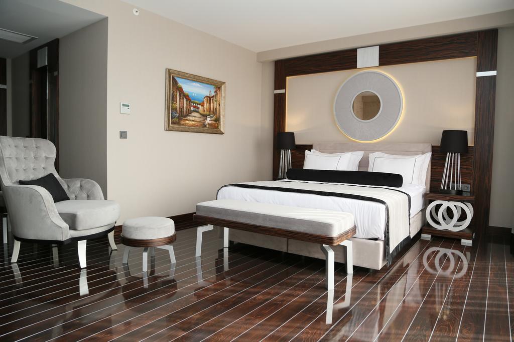 Hotel Ramada & Sisli 4*