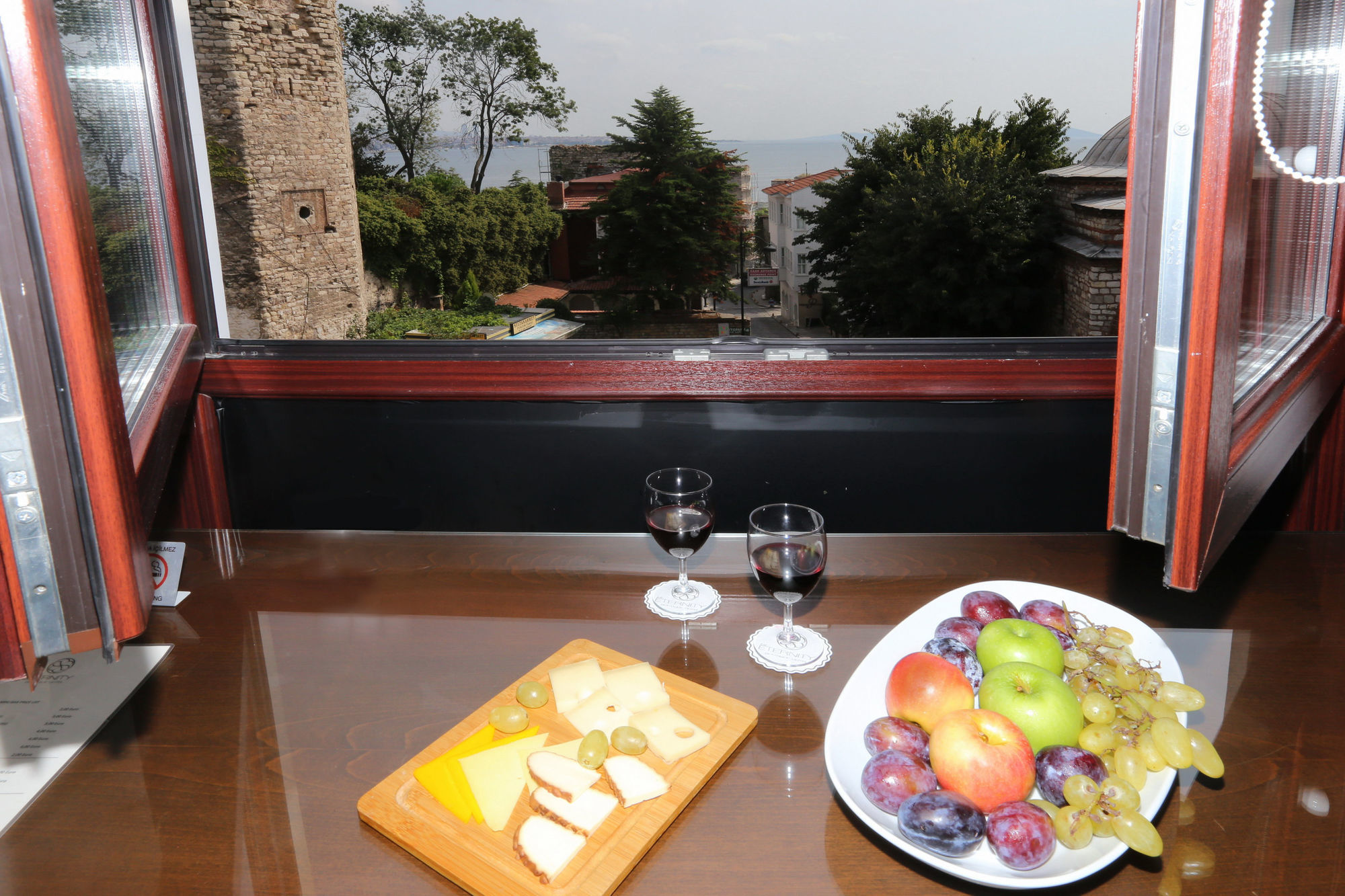 Hotel Eternity Boutique 4*
