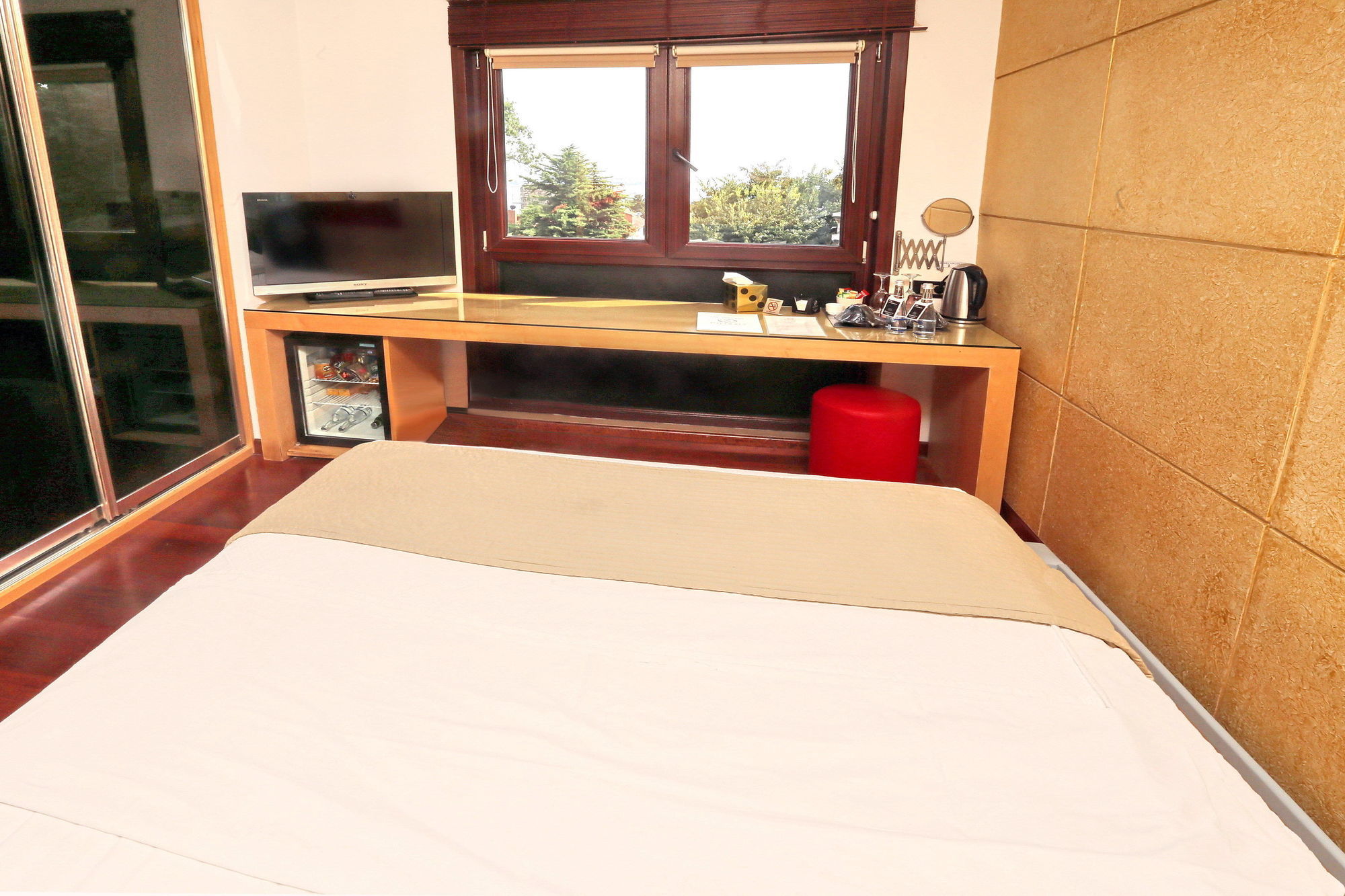 Hotel Eternity Boutique 4*