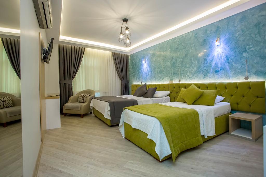 Pera Capitol 3*
