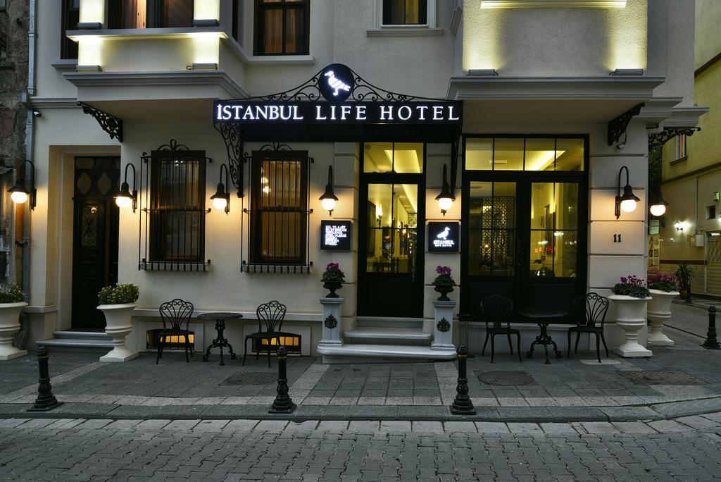 Hotel Life (adults Only)