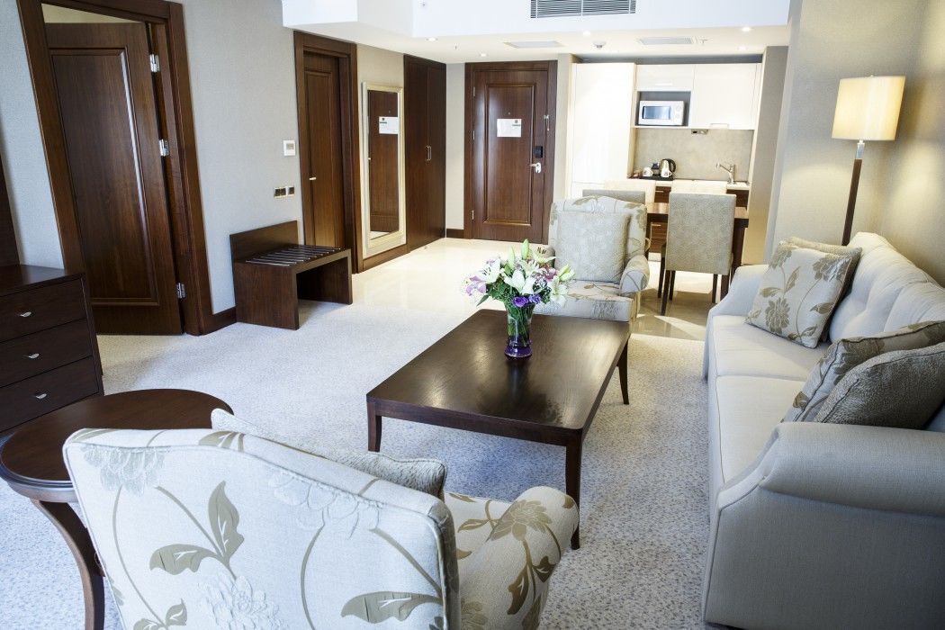 Grand Aras & Hotel
