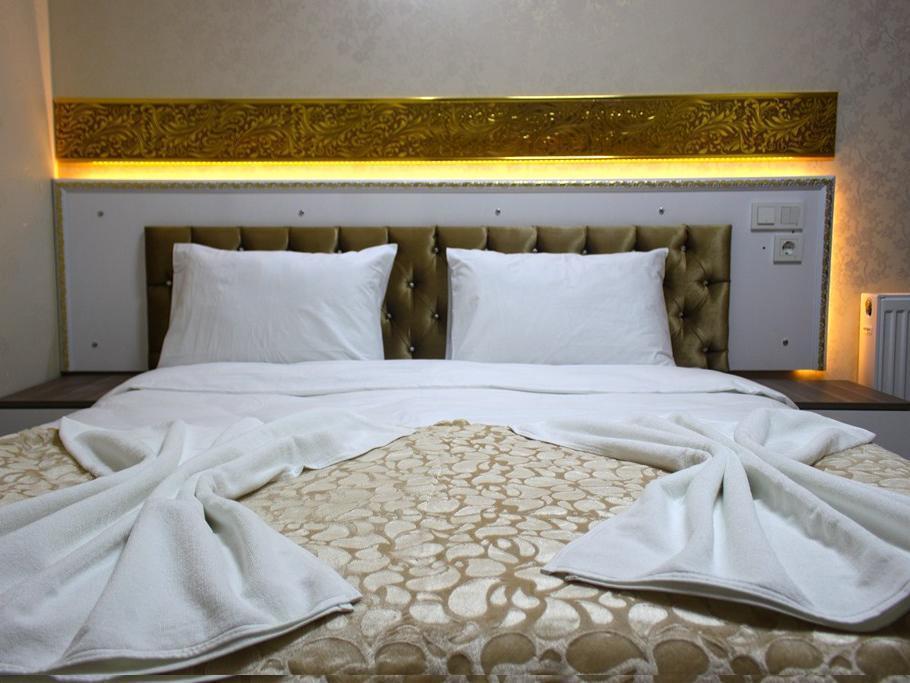 White Palace 3*