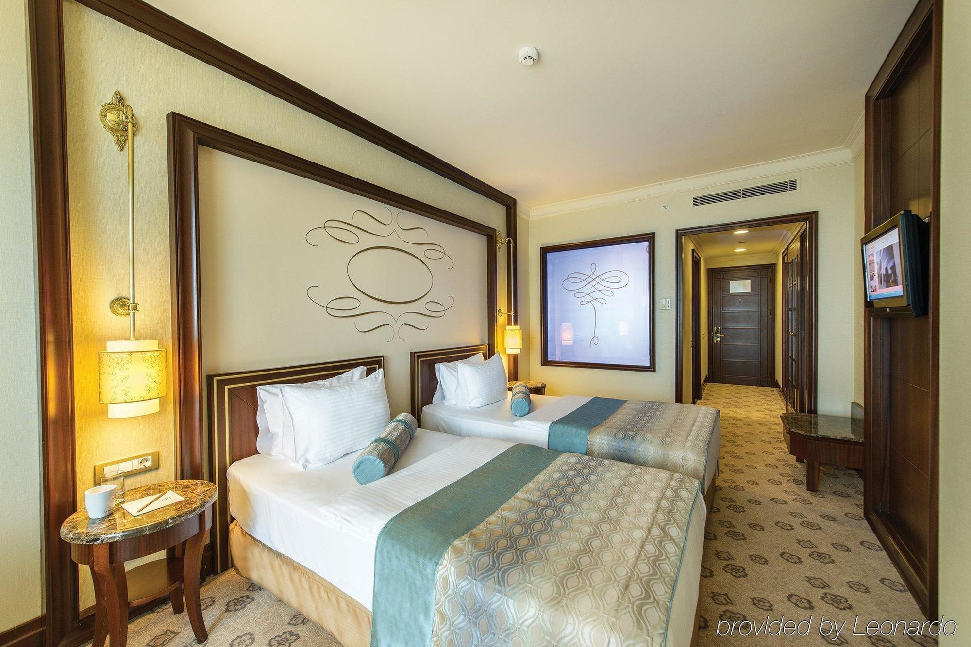 Elite World Taksim 5*