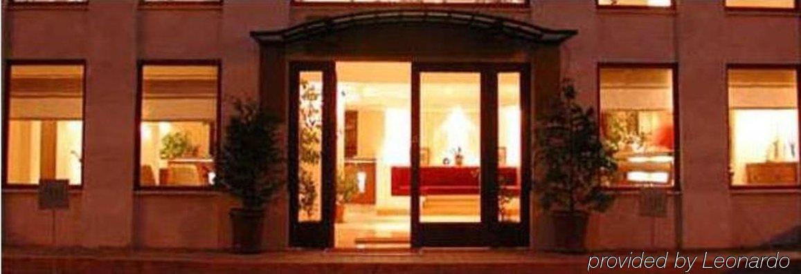 Sude Hotel
