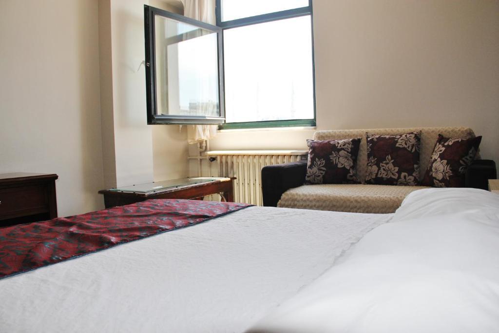 Hotel Esra Sultan Petrol 3*