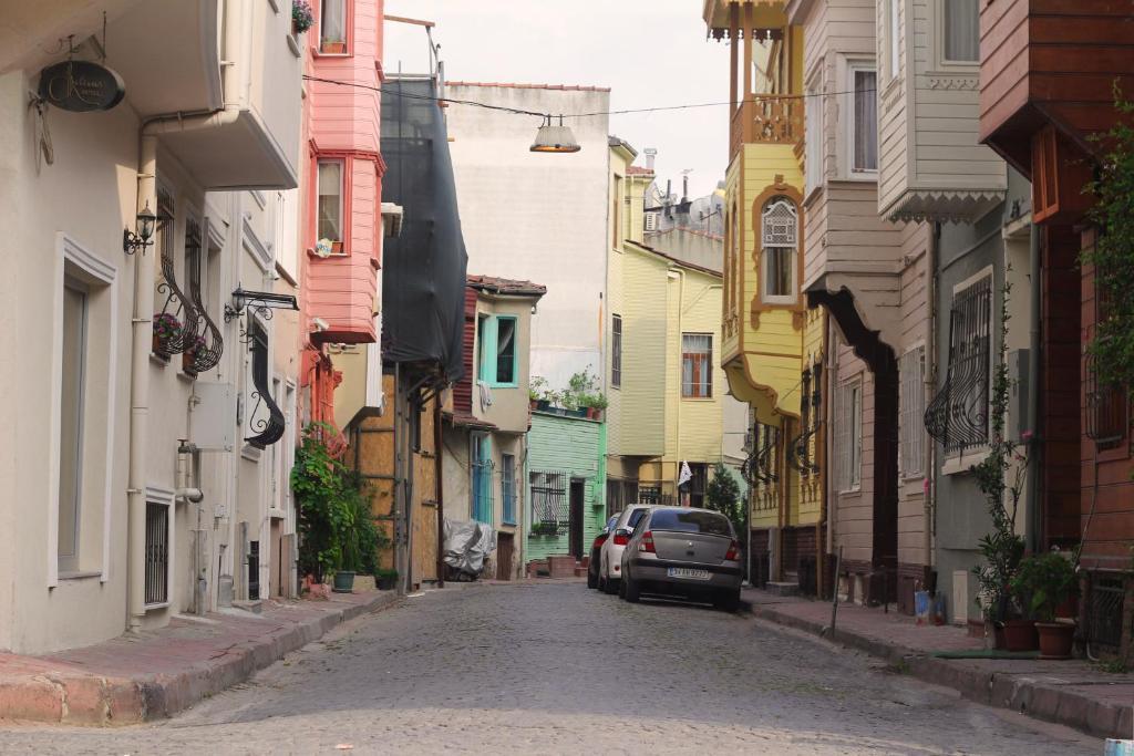 Uyar Apt Istanbul