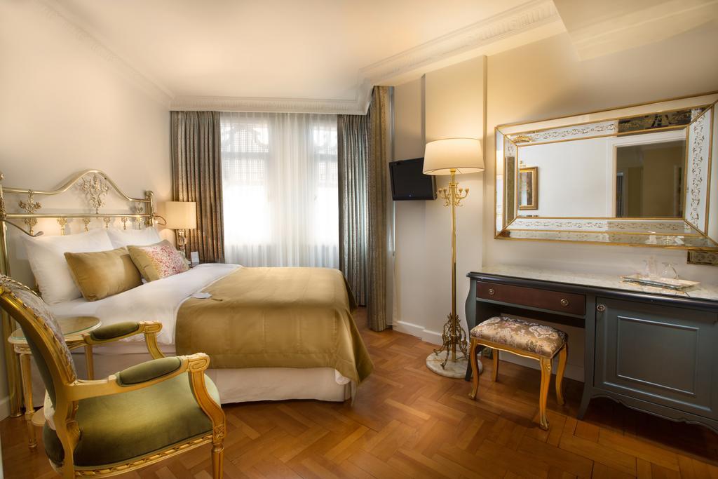 Valide Sultan Konagi Istanbul