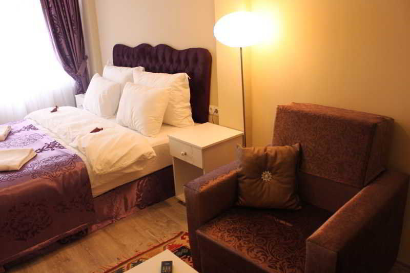 Spinel - Old Hotel Istanbul