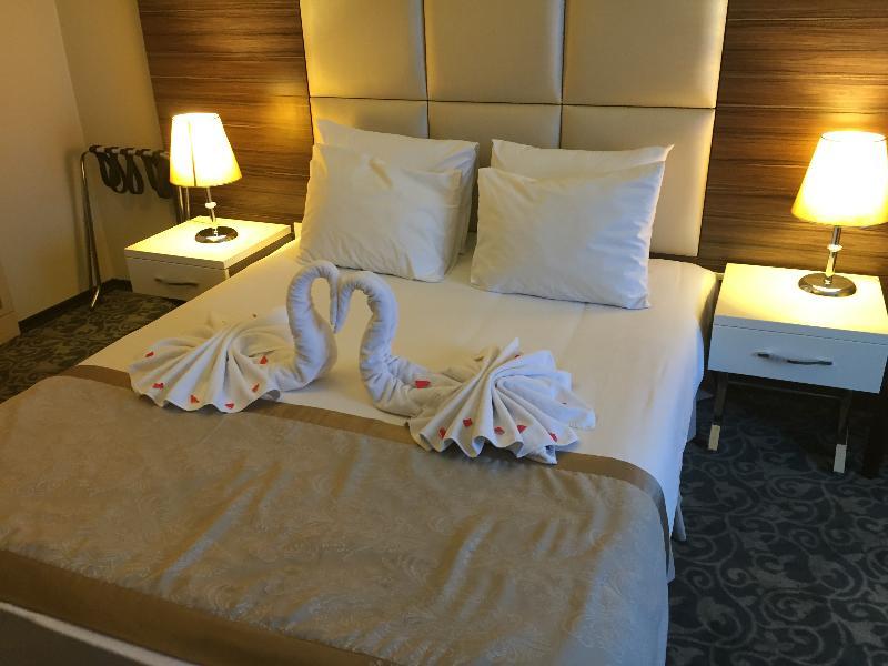 Hotel Derpa 4*