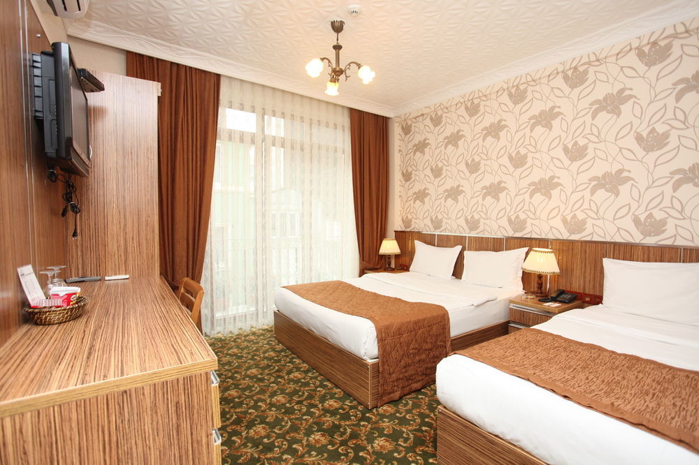 Town Hotel 3*