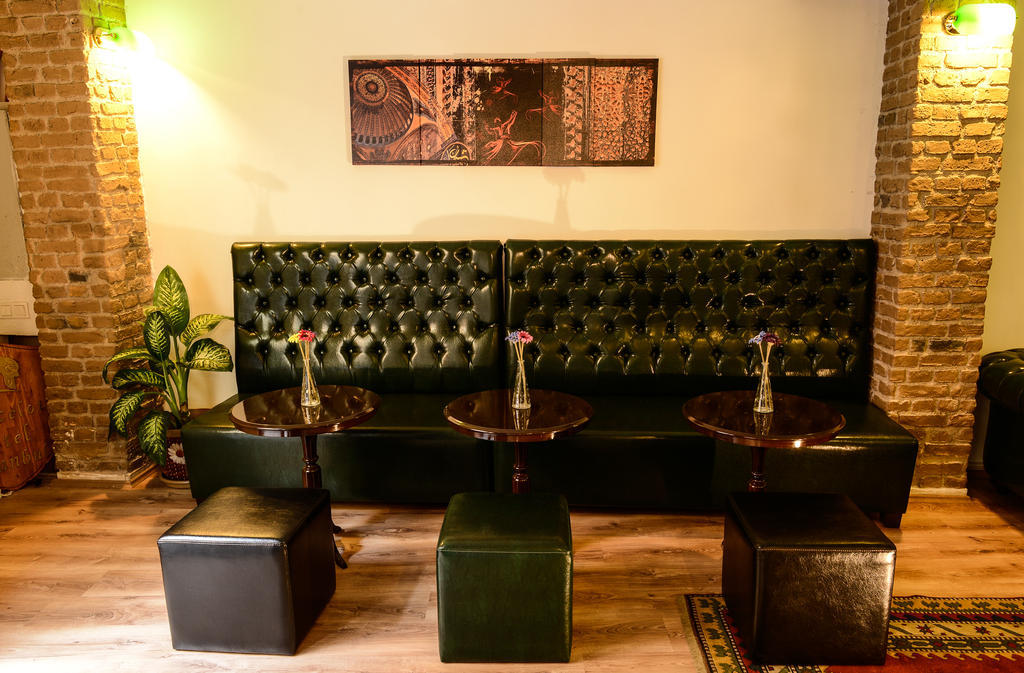 Lancelot Hotel