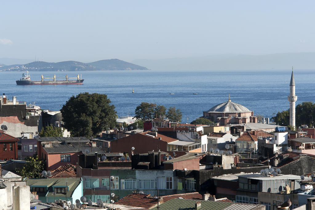 Aslan * İstanbul