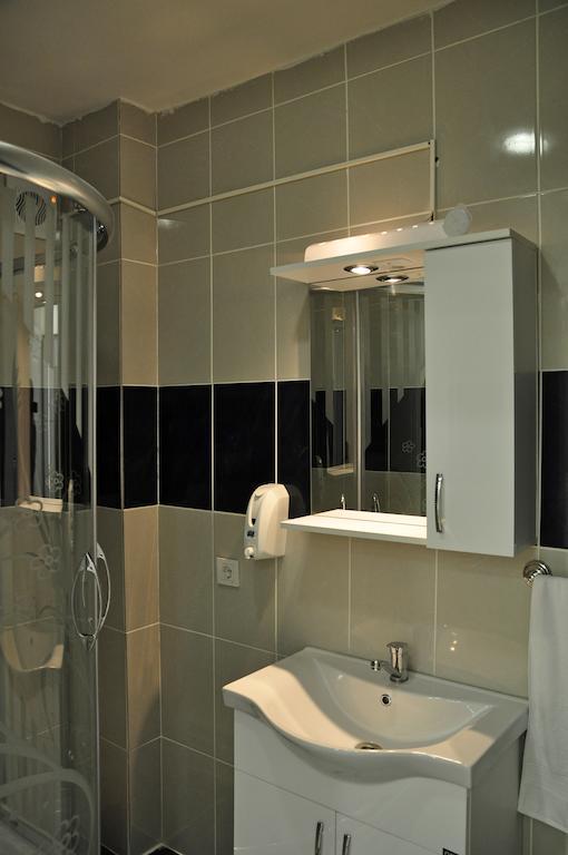 Serra Suites *