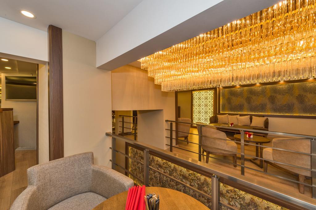 Marmara Place Old Hotel 4*