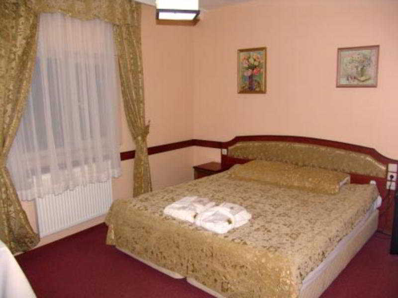 Otel Adora Cafe & Restaurant 3*