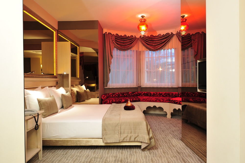 Yasmak Sultan Istanbul