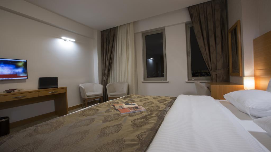 Miel Aparthotel 3*