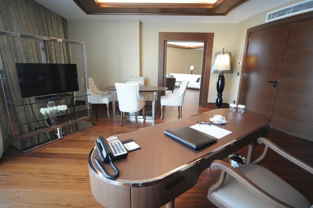 Pullman & Convention Center 5*