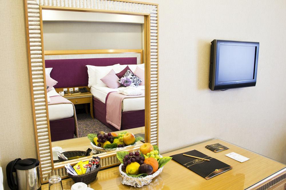 Carlton Old Hotel 4*