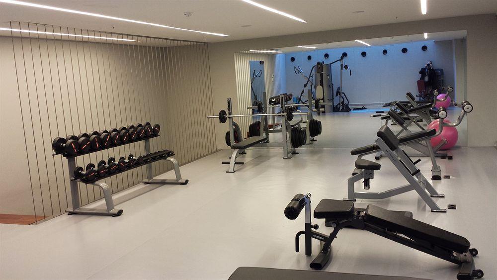 G Airport Apartment *