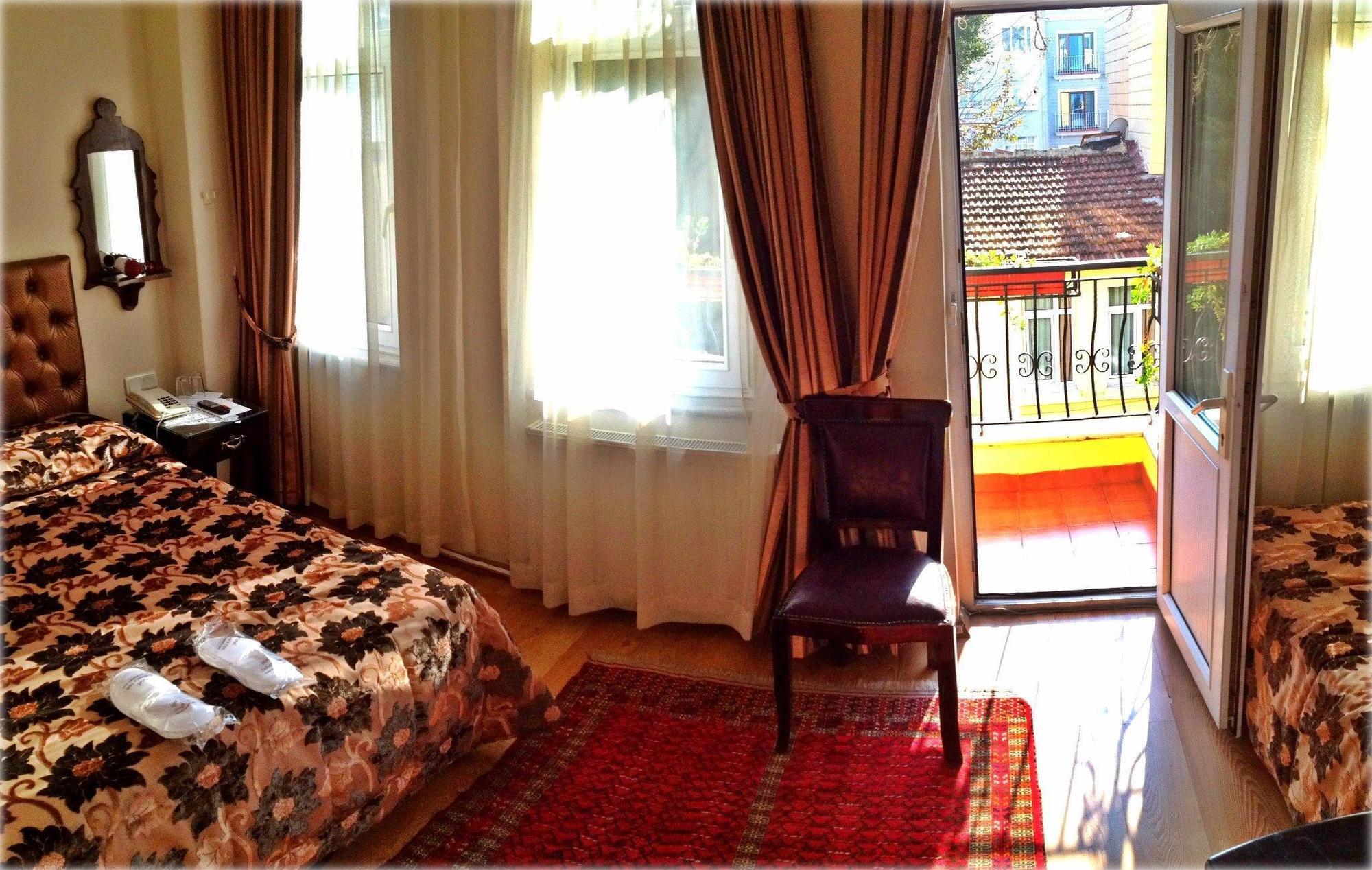 Sultan's 3*