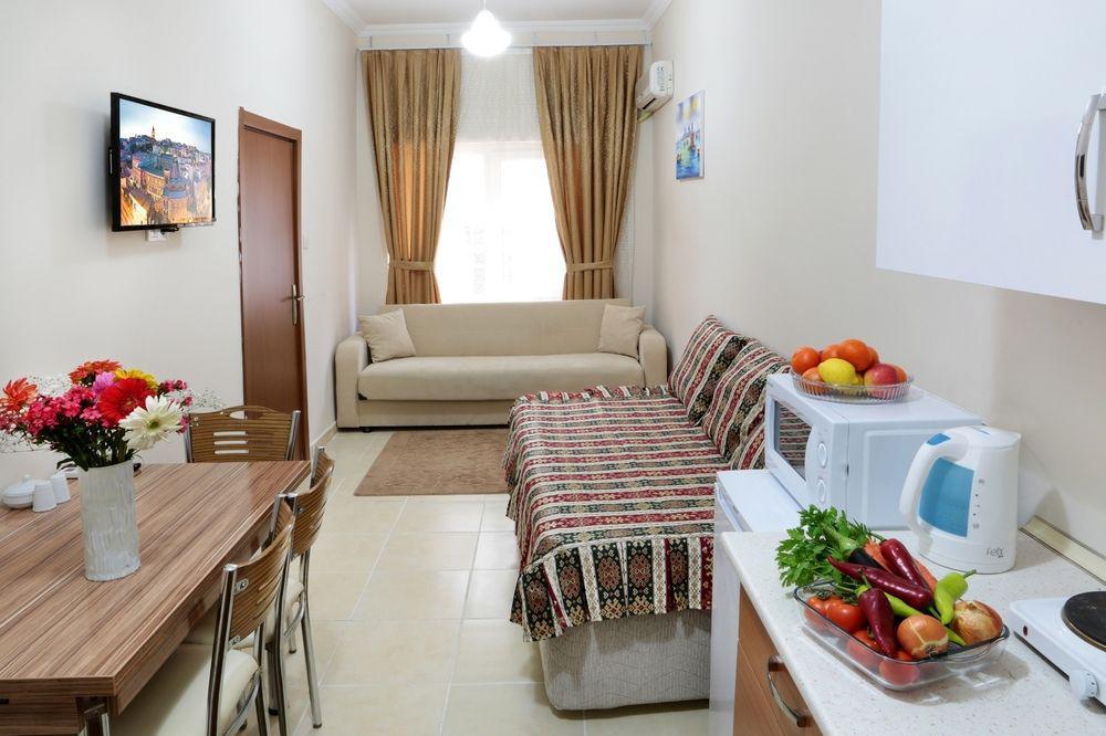 Ekim Hotel