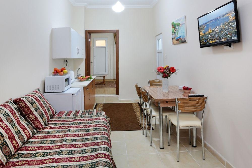 Ekim Hotel