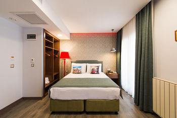 Hotel Sometimes Taksim 3*