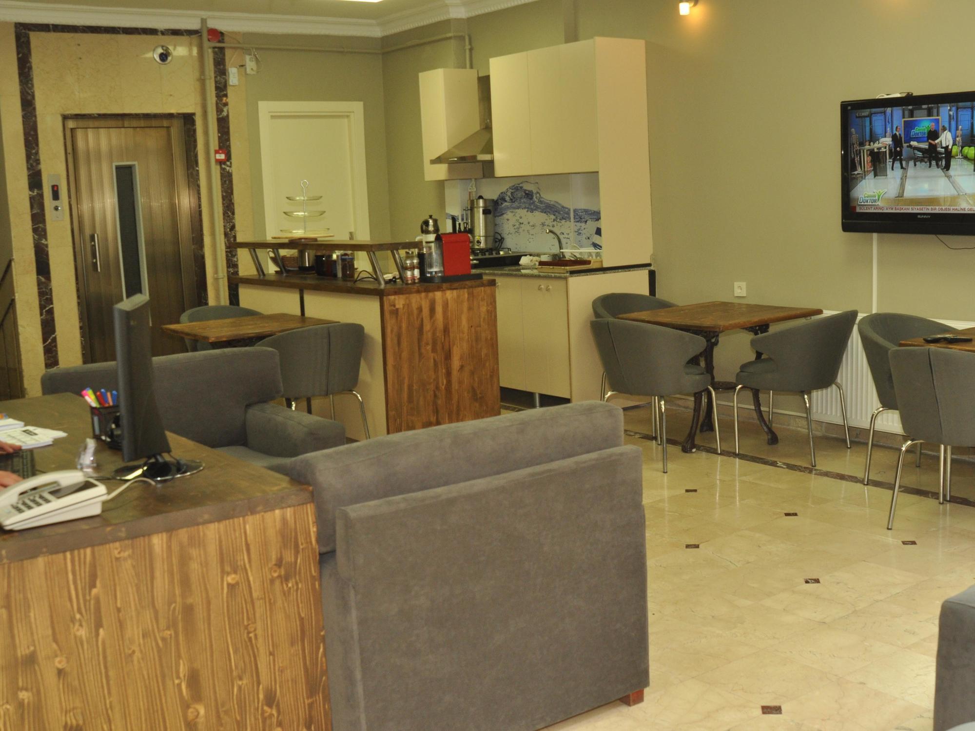 Net House Hotel 3*