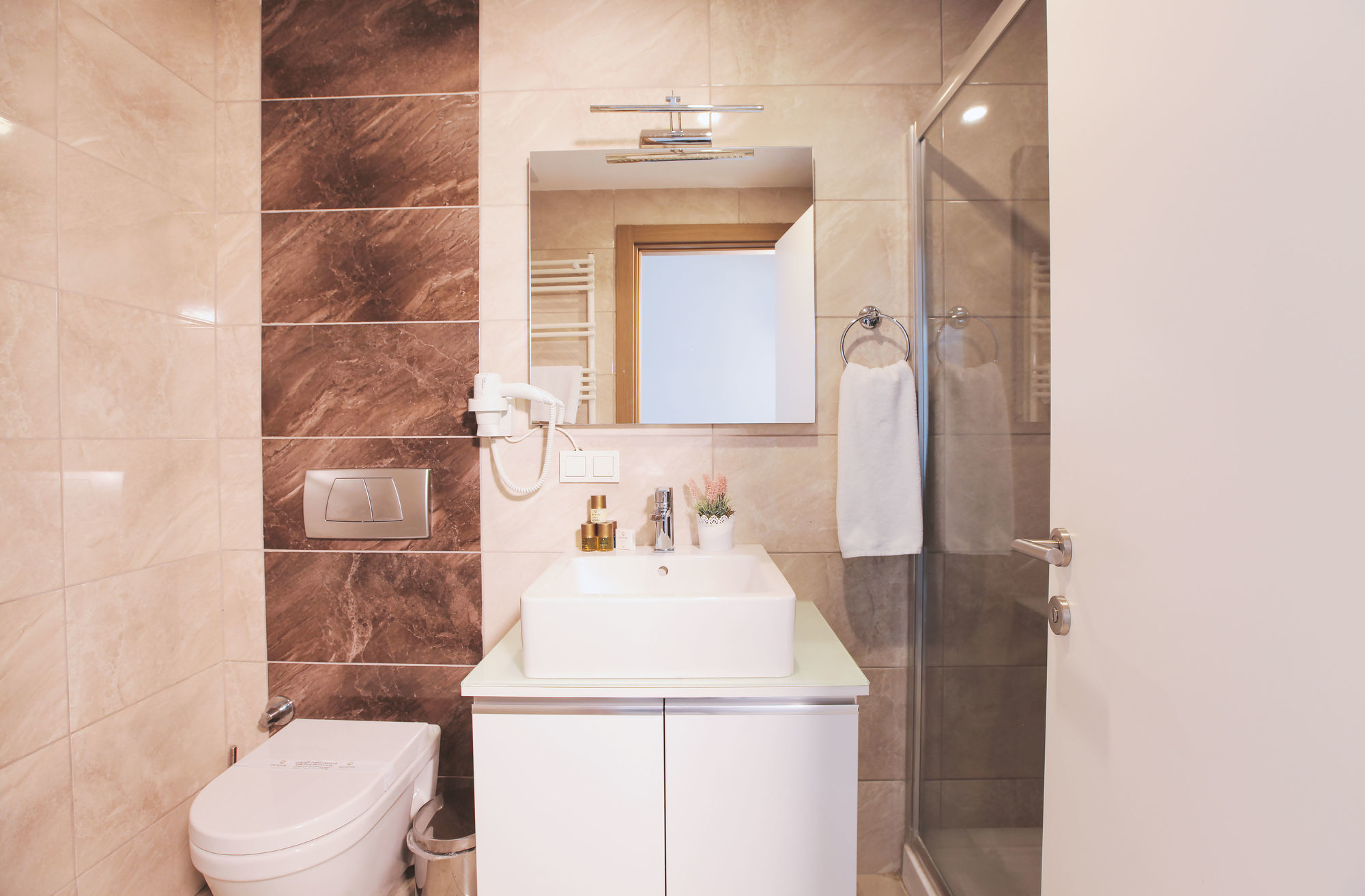 Otel Serenity Airport 4*