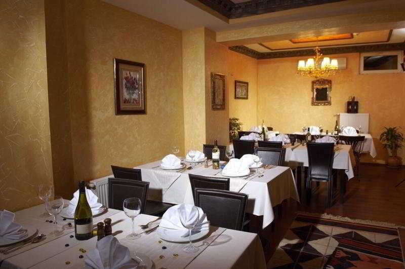 Adora Cafe & Restaurant Otel