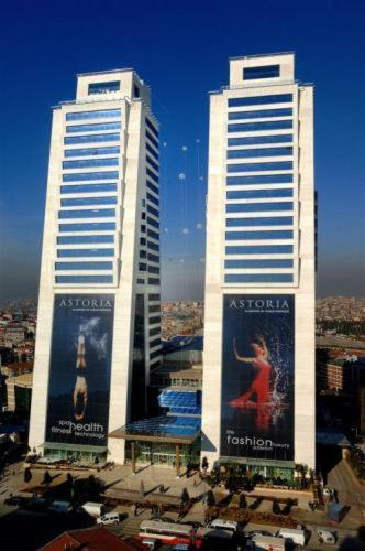 Kempinski Residences Astoria Hotel