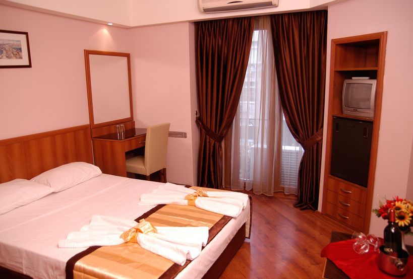 Beyaz Kugu Istanbul