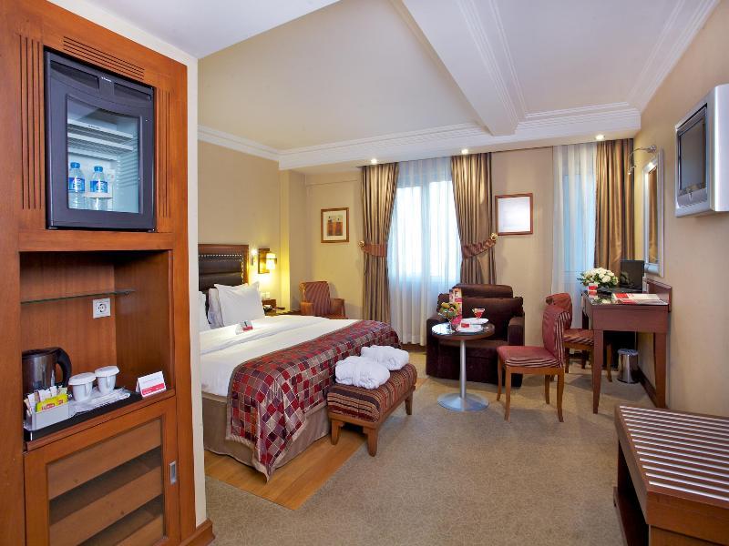 Ramada By Wyndham Old