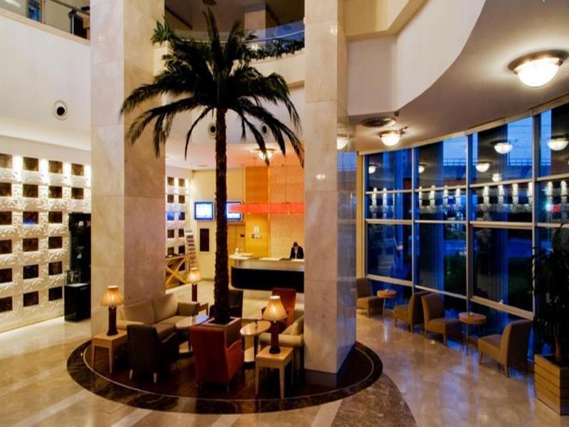Wow Airport Hotel Hotel 4*