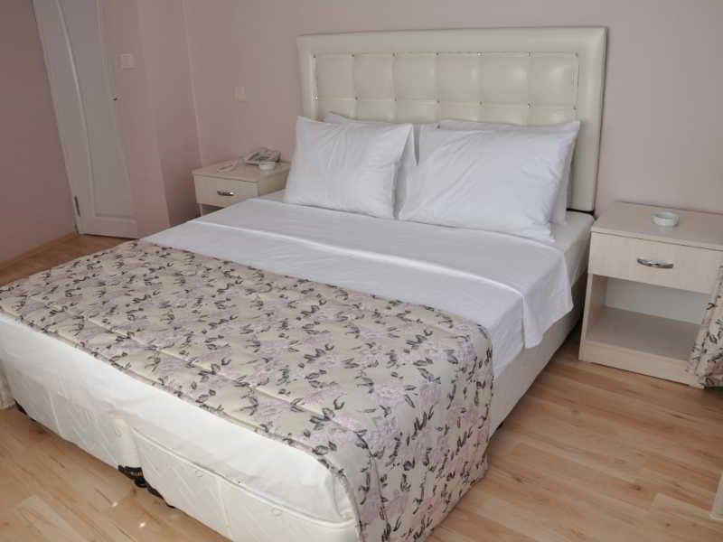 Huxley And Aparts Old 3* Istanbul