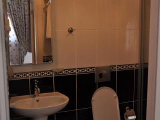 Hotel Huxley And Aparts Old 3*