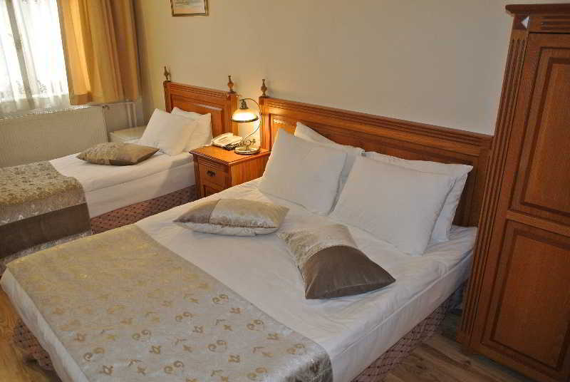 Saba Hotel 3*
