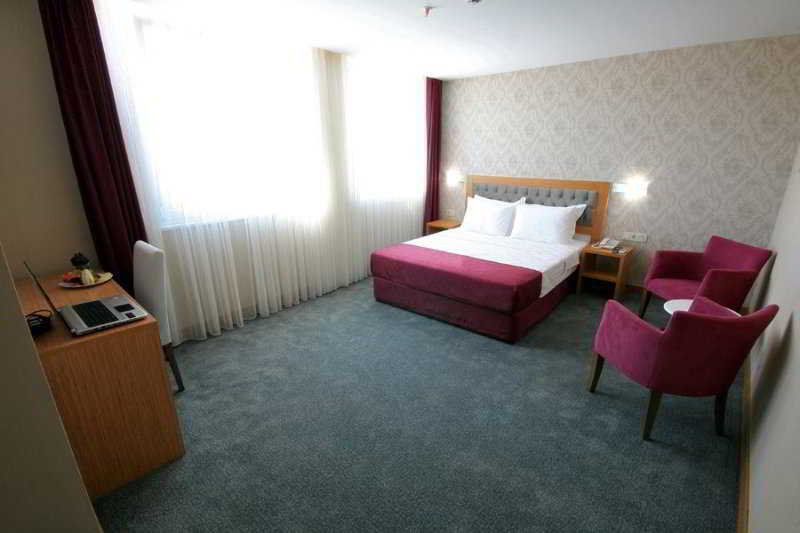 Helikon Business Otel 3*