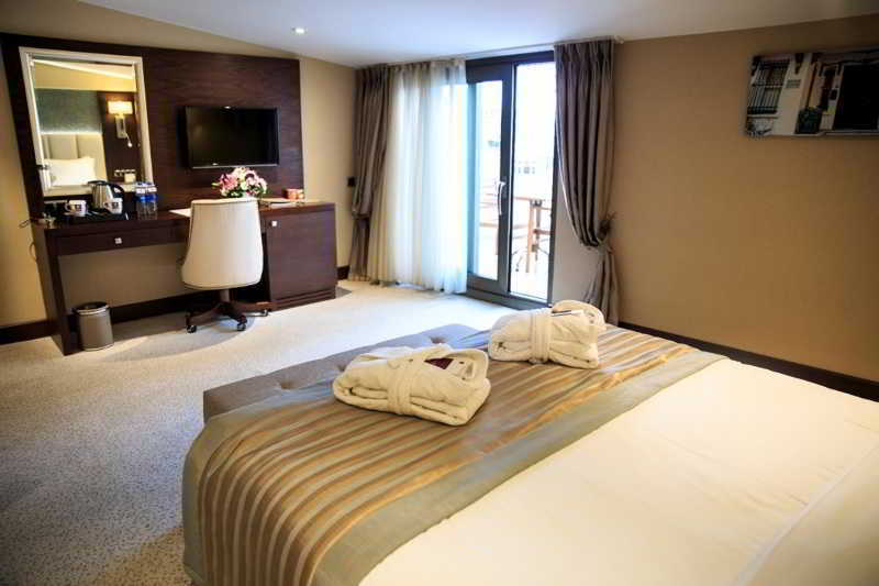 Hotel Grand Aras & 4*