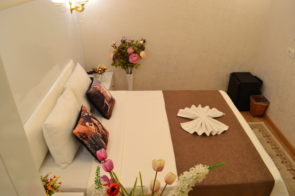 Peradise Hotel 2*
