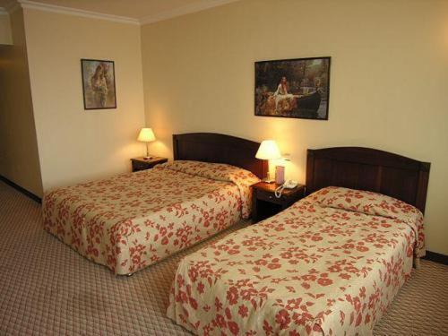Taksim Square 4*