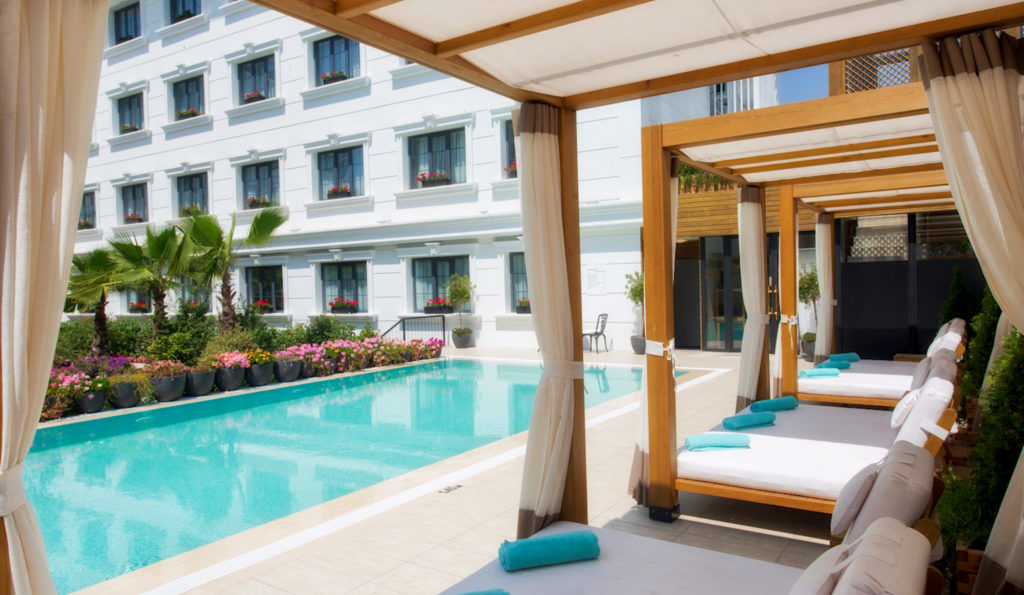 Hotel Sura Design & 4*