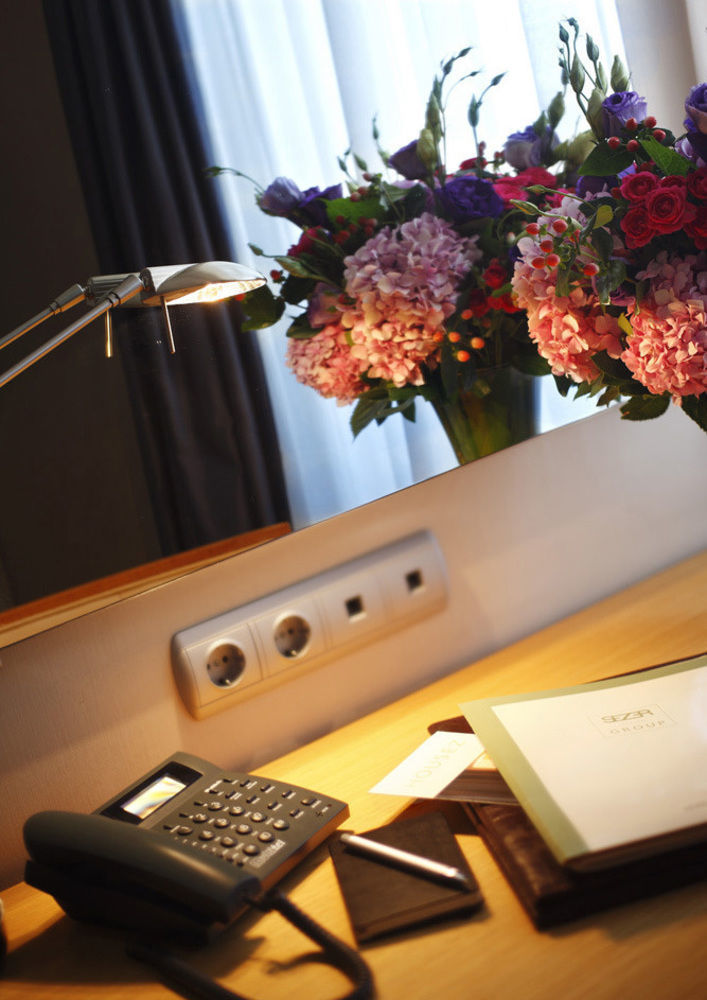 Housez & Special Class Hotel 4*