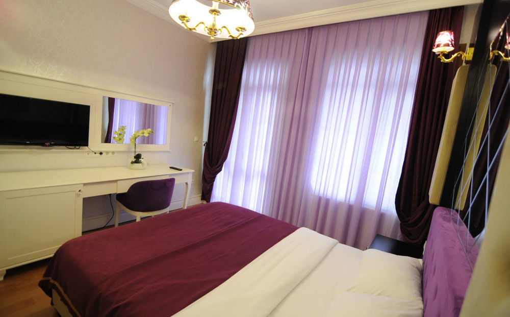 Hotel East 3*