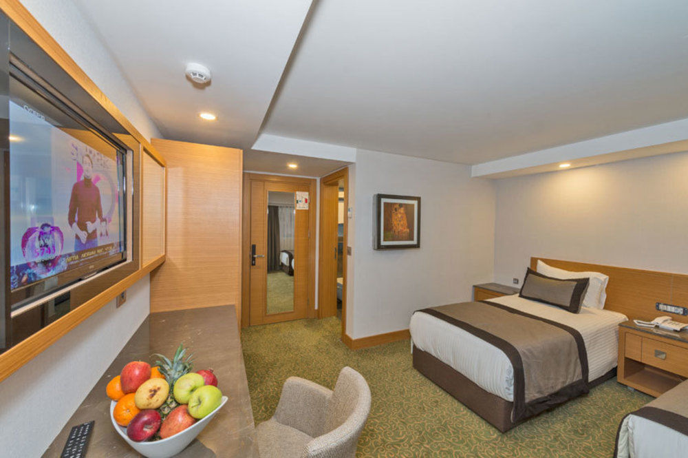 Hotel Bisetun 4*