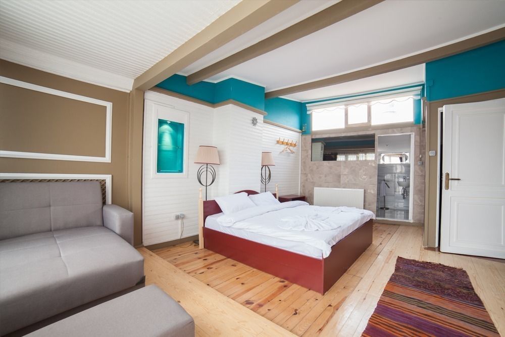 Mansion By Cheers Hotel 4*